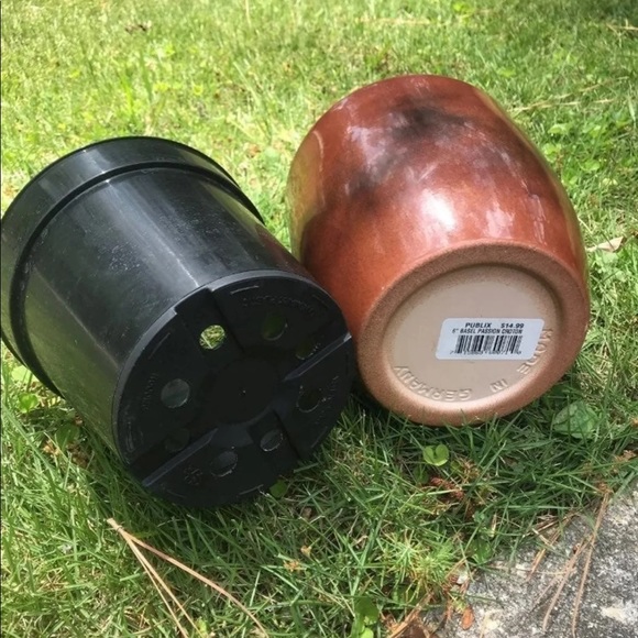 Brown flowers pot - Picture 3 of 7